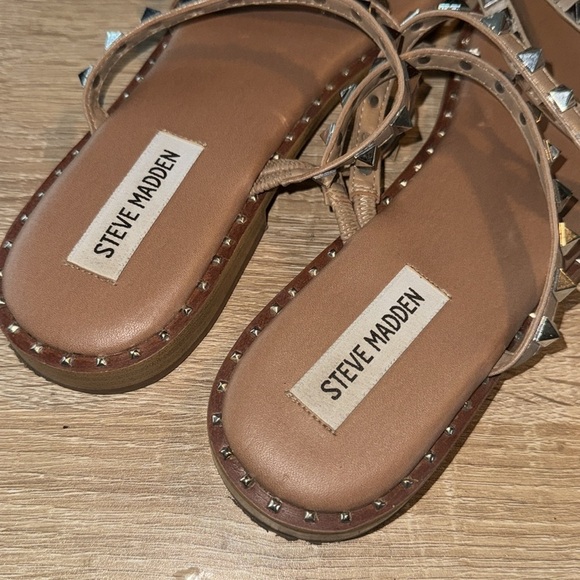 Steve Madden sandals 11 silver Studded Tan Sandals Skyler square toe - Picture 5 of 5